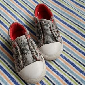 Toddler boys size 6 sneakers